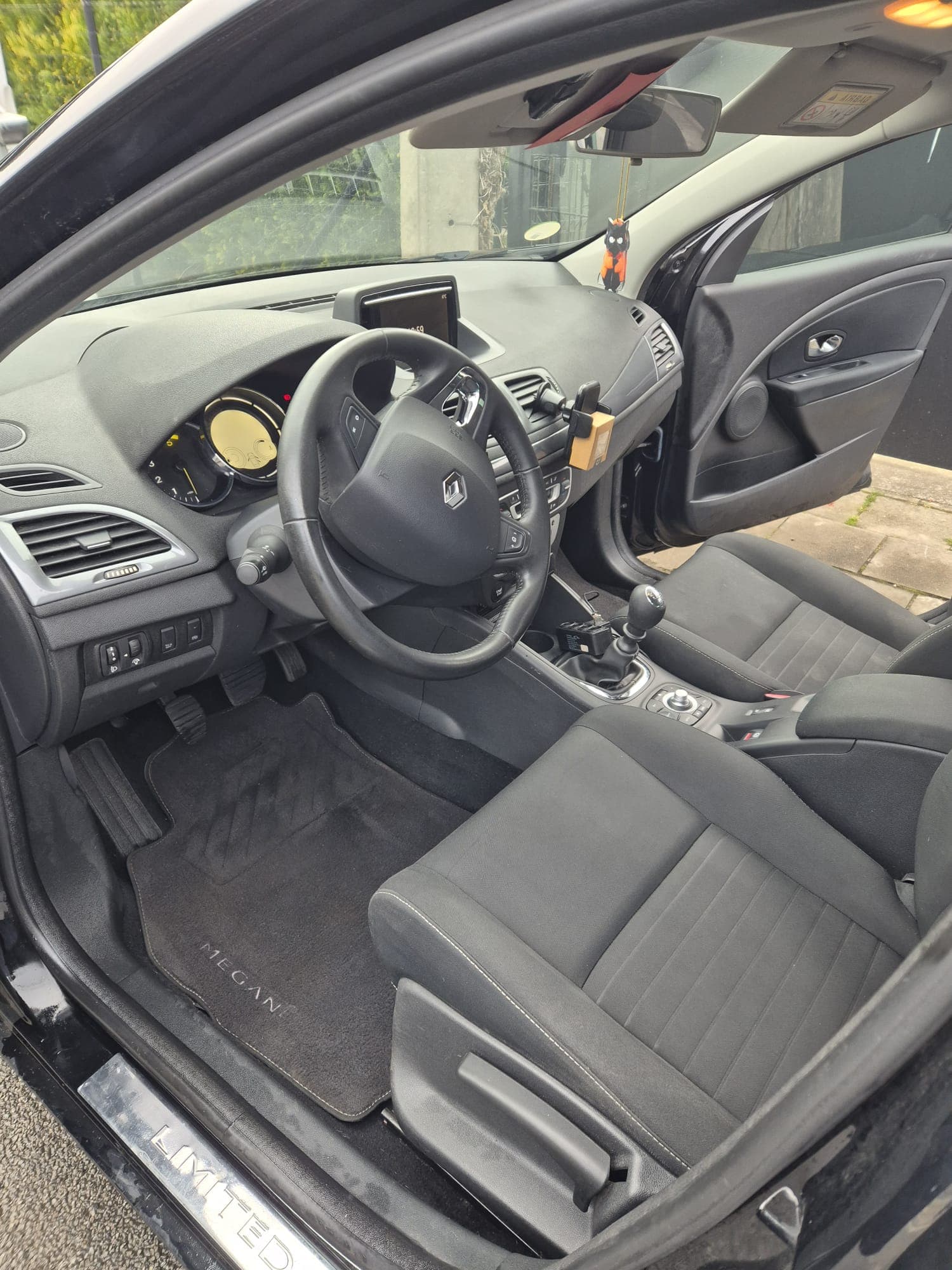 Avant après nettoyage voiture Borinage Kraken Cleaning, transformation 6 résultat