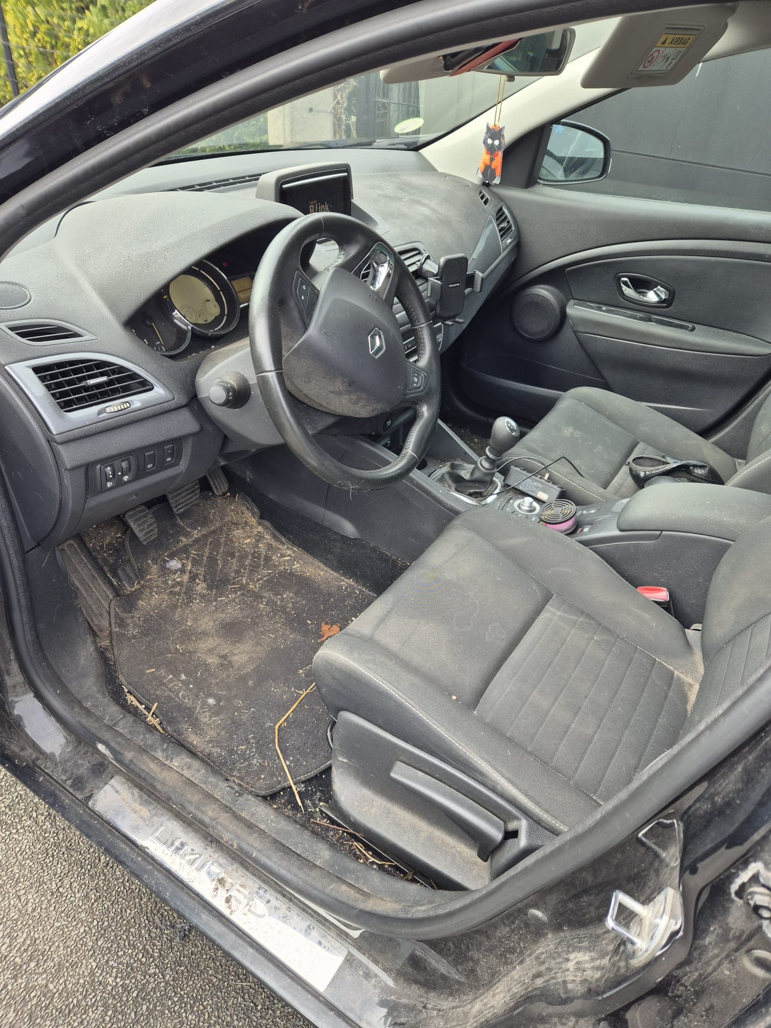 Avant après nettoyage voiture Borinage Kraken Cleaning, transformation 6