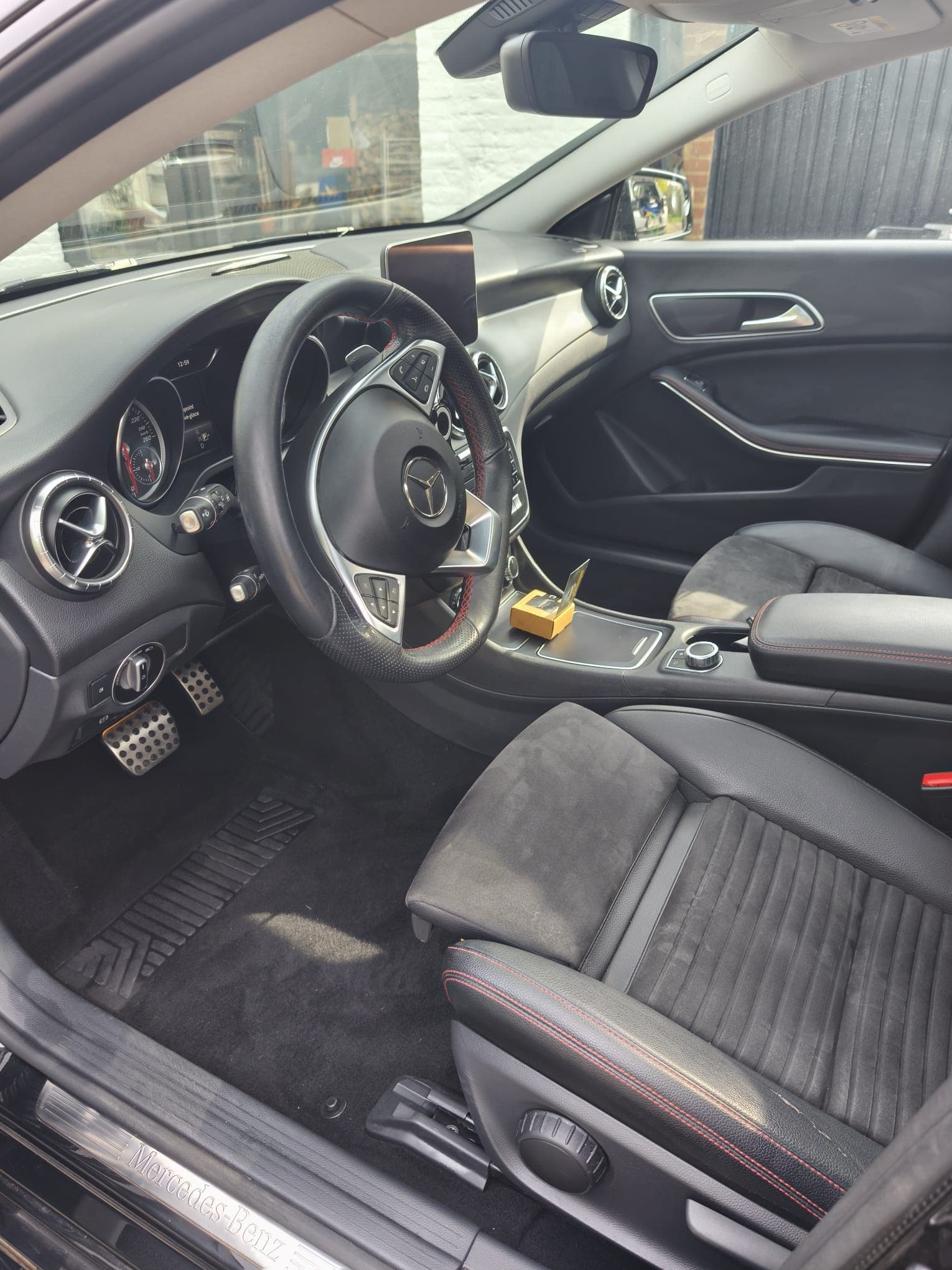 Finition automobile Kraken Cleaning après nettoyage premium à Mons