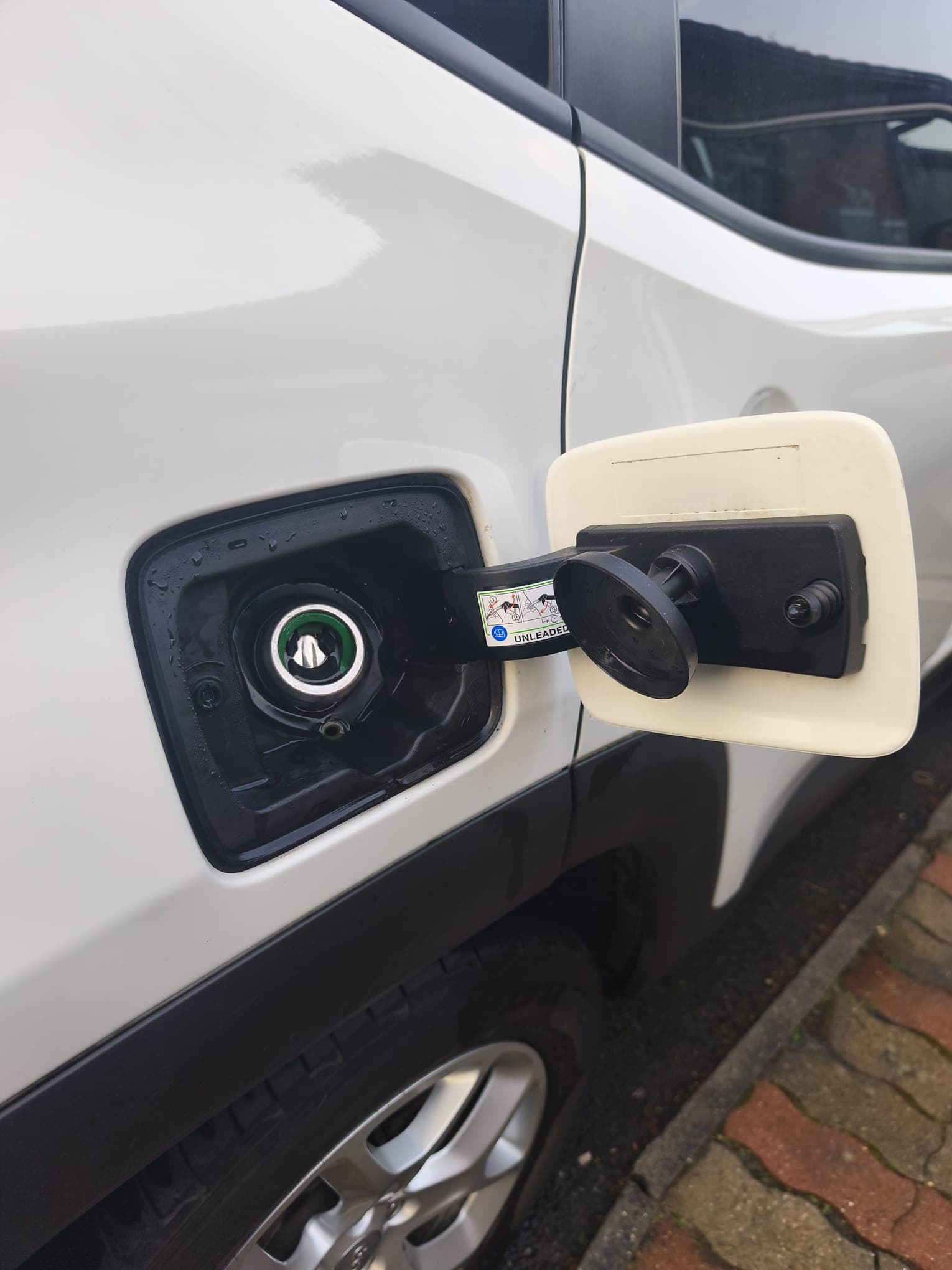 Voiture nettoyée à domicile dans le Borinage par Kraken Cleaning